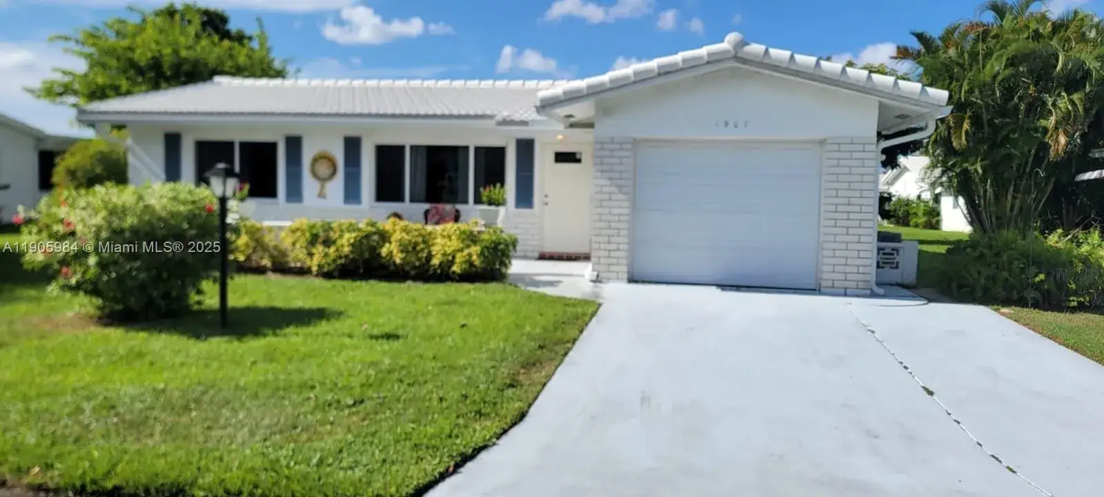 2 bedroom 2 bath Residential for sale at 1907 SW 22nd Way, Boynton Beach FL 33426