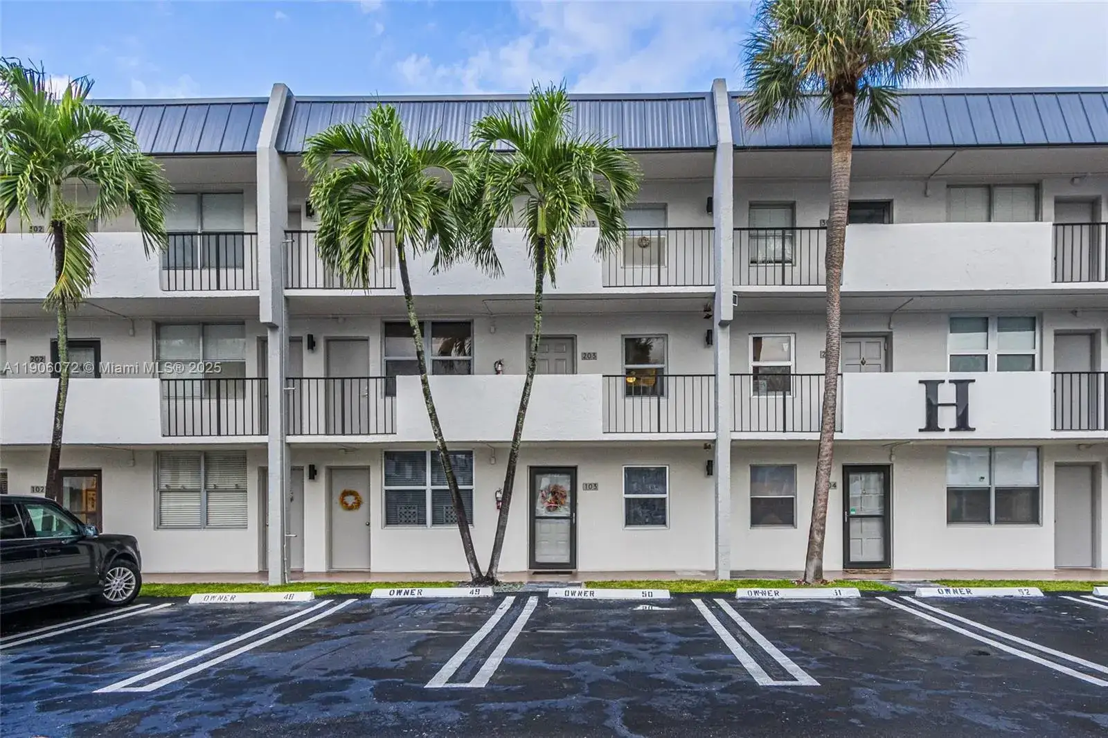 1 bedroom 1 bath Residential Lease for rent at 777 S Federal Hwy, Pompano Beach FL 33062