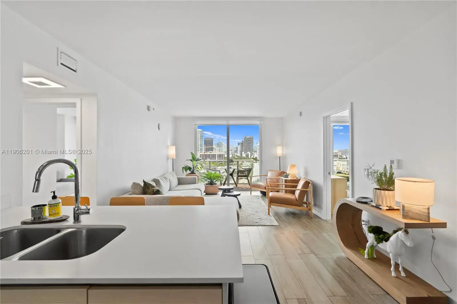 2 bedroom 2 bath Residential Lease for rent at 4250 Biscayne Blvd # 1218, Miami FL 33137