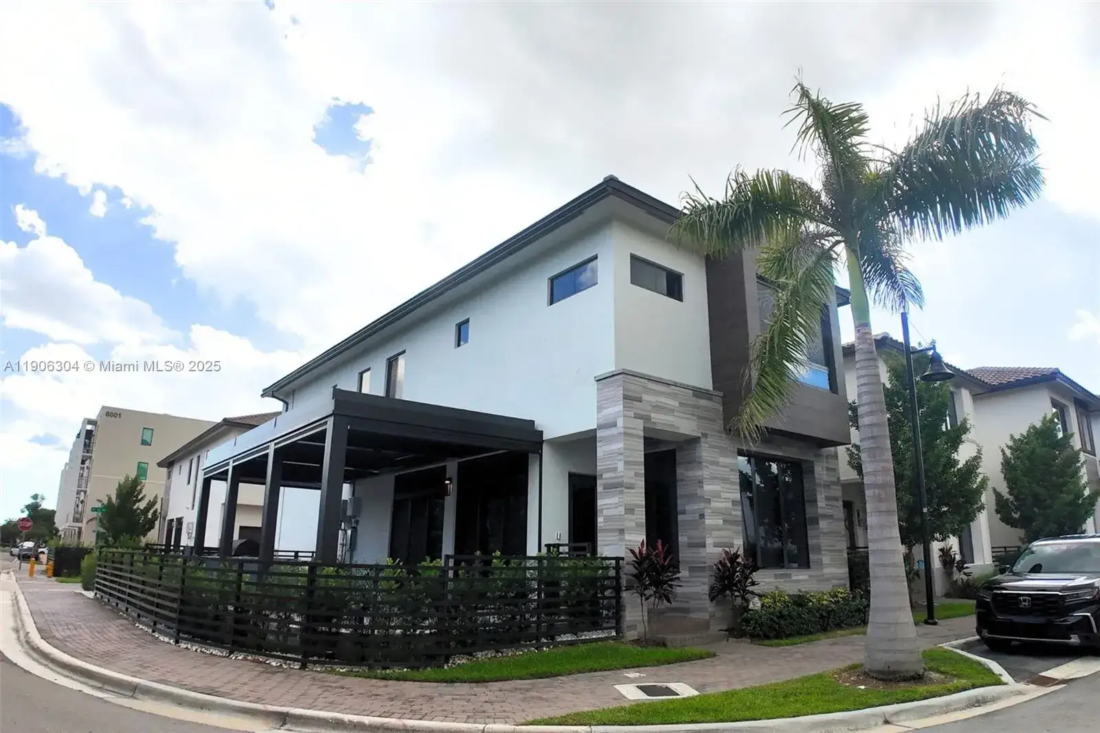 4 bedroom 4 bath Residential for sale at 8002 NW 43rd St, Doral FL 33166