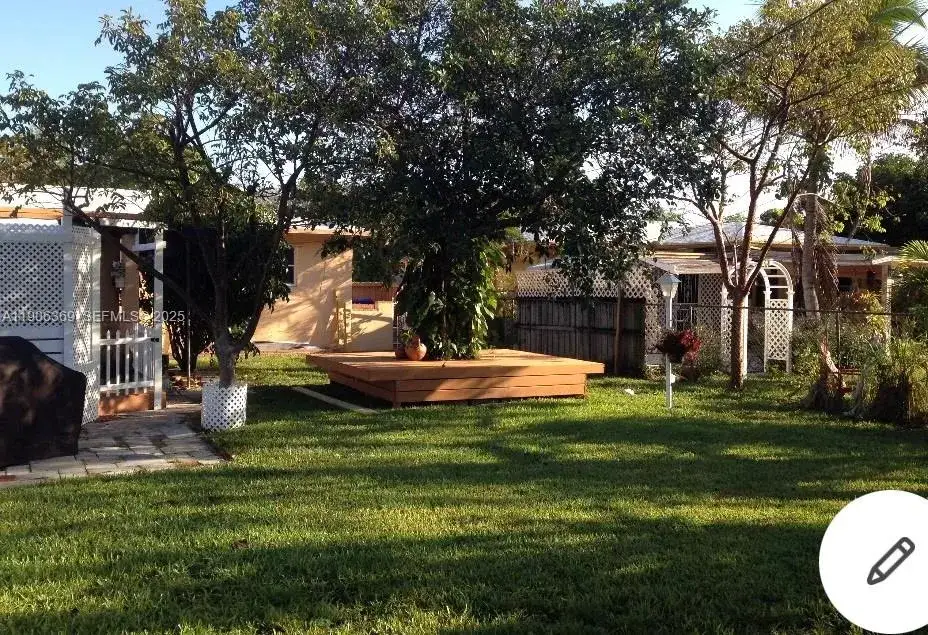1 bedroom 1 bath Residential Lease for rent at 2618 Lincoln St # 4, Hollywood FL 33020
