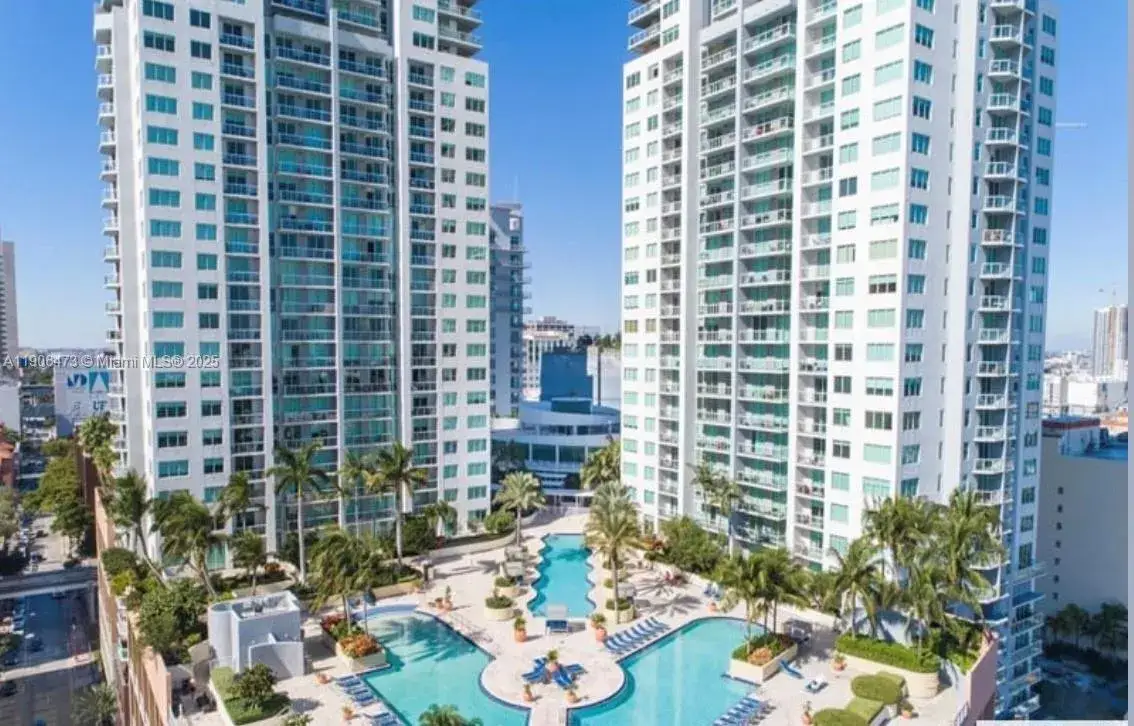 1 bedroom 1 bath Residential for sale at 253 NE 2nd St # 632, Miami FL 33132