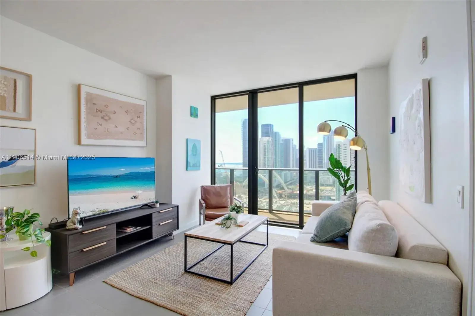 2 bedroom 2 bath Residential for sale at 1600 NE 1st Ave # 2708, Miami FL 33132