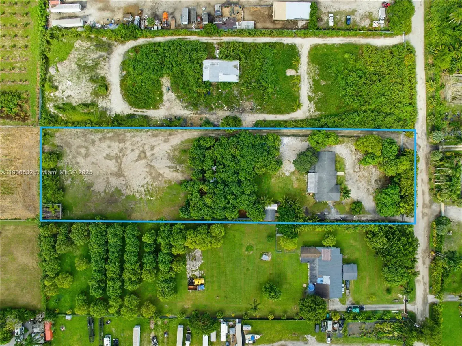 3 bedroom 2 bath Residential for sale at 15490 SW 209th Ave, Miami FL 33187