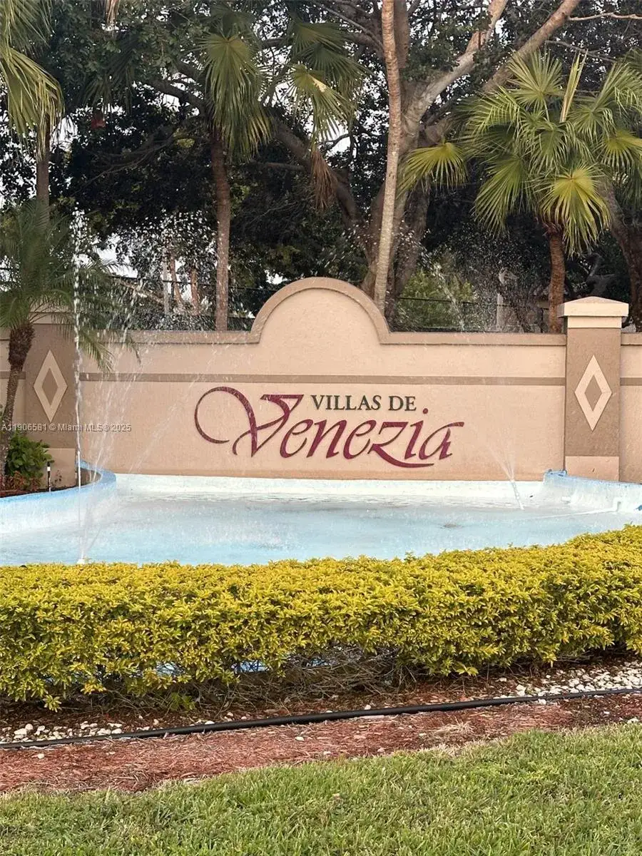 3 bedroom 2 bath Residential for sale at 9783 Nob Hill Ct # 9783, Sunrise FL 33351