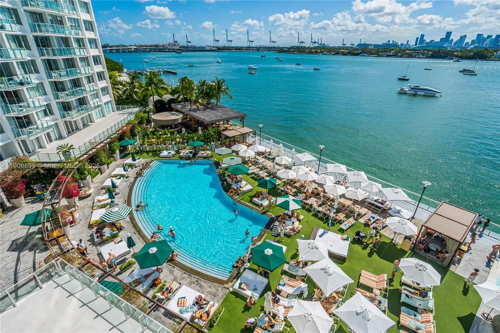 2 bedroom 2 bath Residential for sale at 1100 West Ave # 616, Miami Beach FL 33139