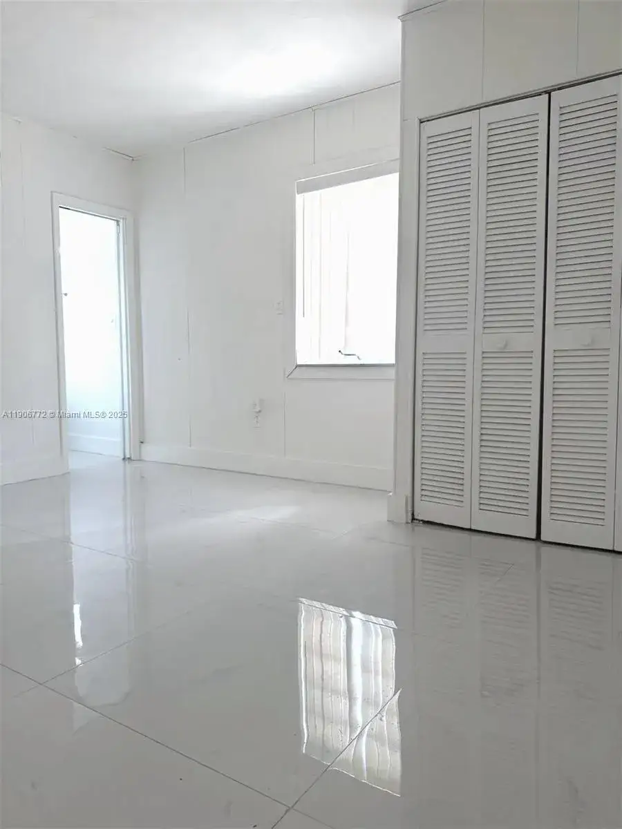 3 bedroom 2 bath Residential Lease for rent at 61 SW 58th Ct # D, Miami FL 33144