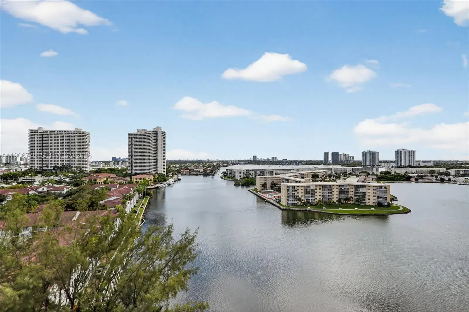 1 bedroom 1 bath Residential for sale at 18151 NE 31st Ct # 1511, Aventura FL 33160