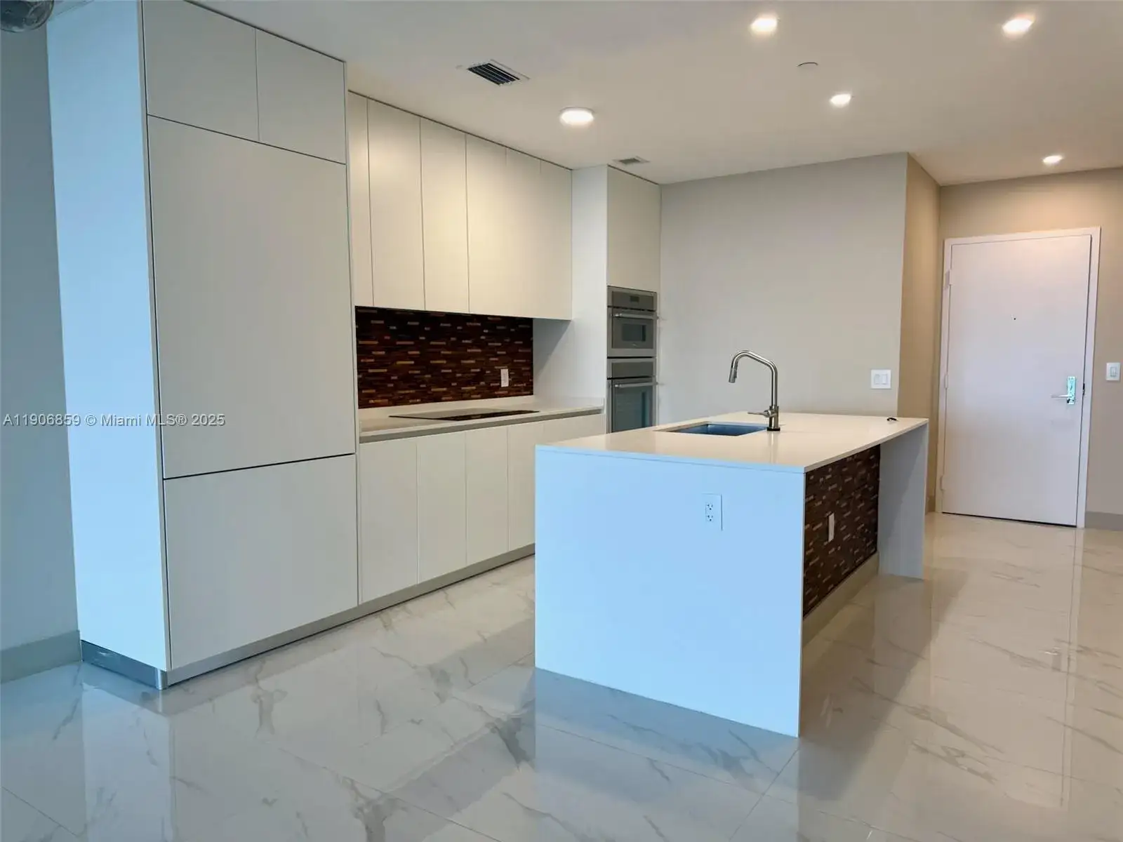 3 bedroom 3 bath Residential for sale at 700 NE 24 ST # 406, Miami FL 33137