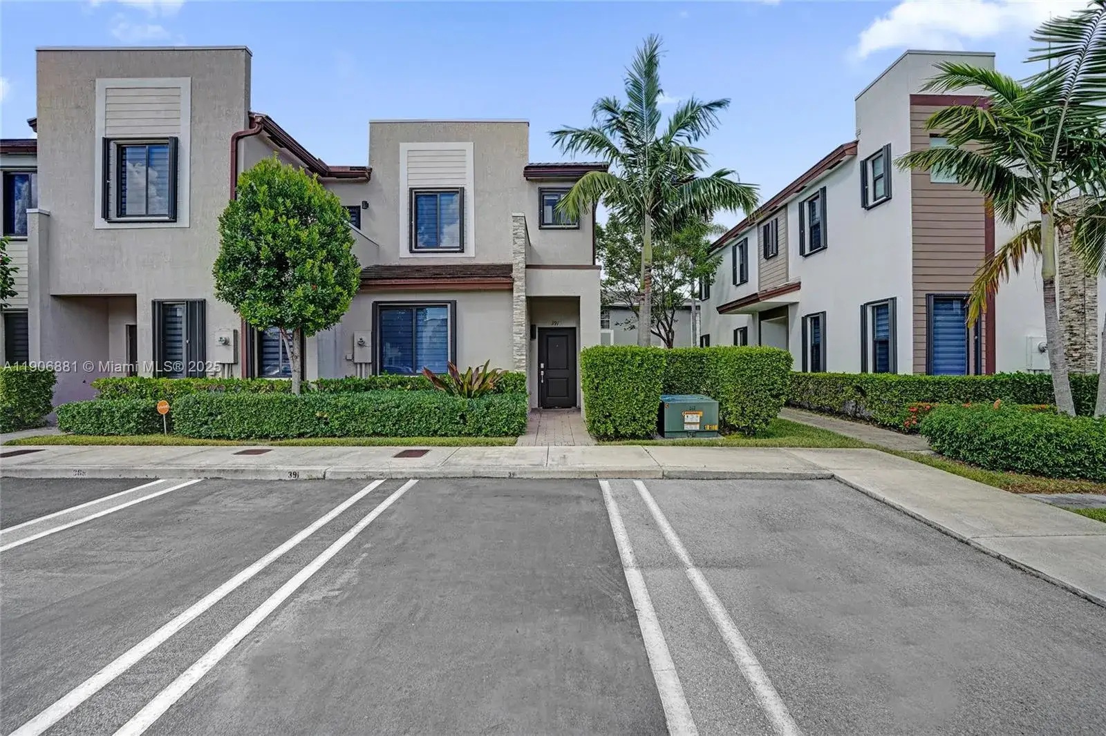 3 bedroom 3 bath Residential for sale at 391 NE 208th Ter, Miami FL 33179