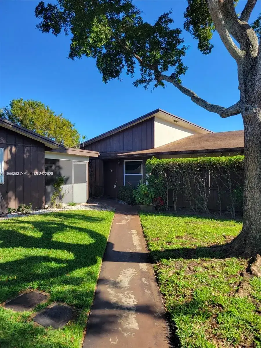 2 bedroom 2 bath Residential for sale at 3201 NW 4th Ter # 80, Pompano Beach FL 33064