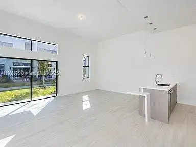 2 bedroom 2 bath Residential for sale at 4500 NW 8th Pl, Plantation FL 33317