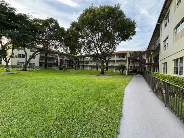 1 bedroom 1 bath Residential for sale at 13455 SW 3rd St # 309S, Pembroke Pines FL 33027