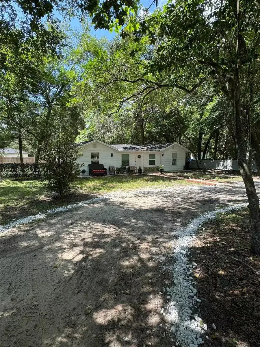 3 bedroom 1 bath Residential Lease for rent at 2425 SE 10TH Ave # 0, Gainesville FL 32641