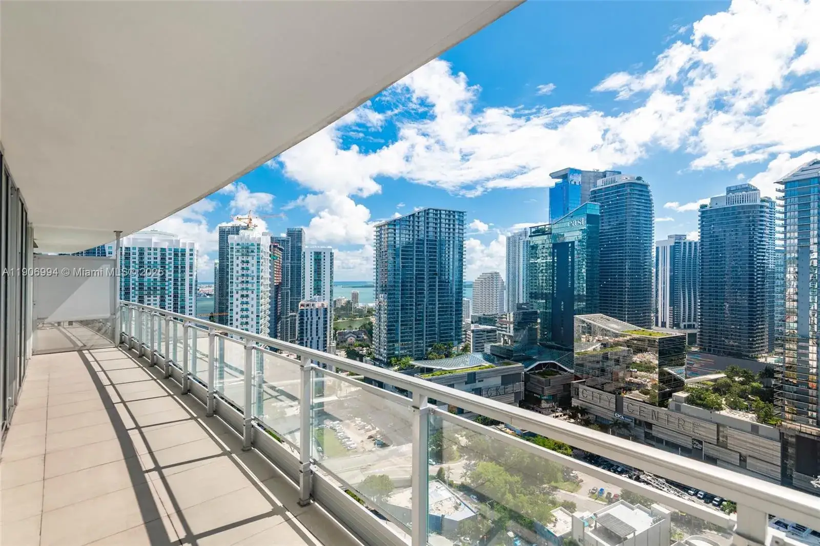 2 bedroom 2 bath Residential for sale at 92 SW 3rd St # 3503, Miami FL 33130