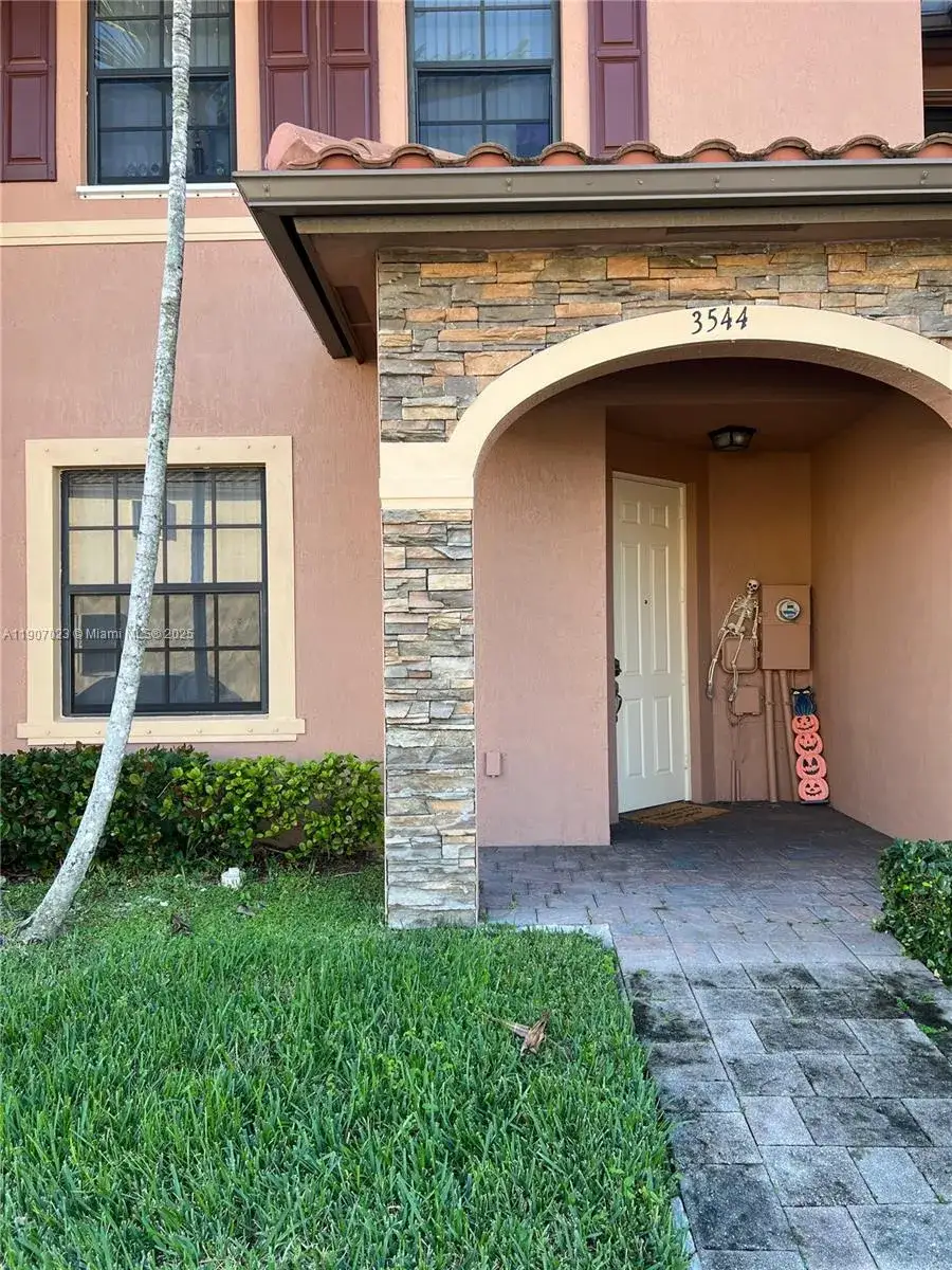 3 bedroom 2 bath Residential for sale at 3544 W 88th Ter, Hialeah FL 33018