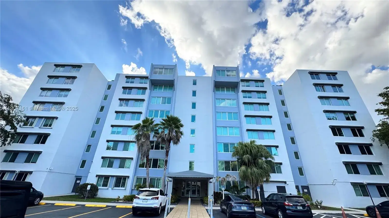3 bedroom 2 bath Residential Lease for rent at 9125 SW 77th Ave # 103, Miami FL 33156