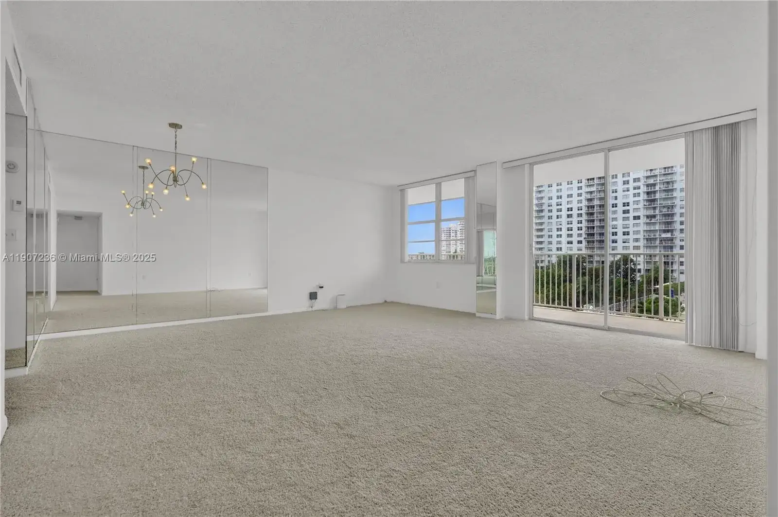 2 bedroom 2 bath Residential for sale at 2851 NE 183rd St # 504E, Aventura FL 33160