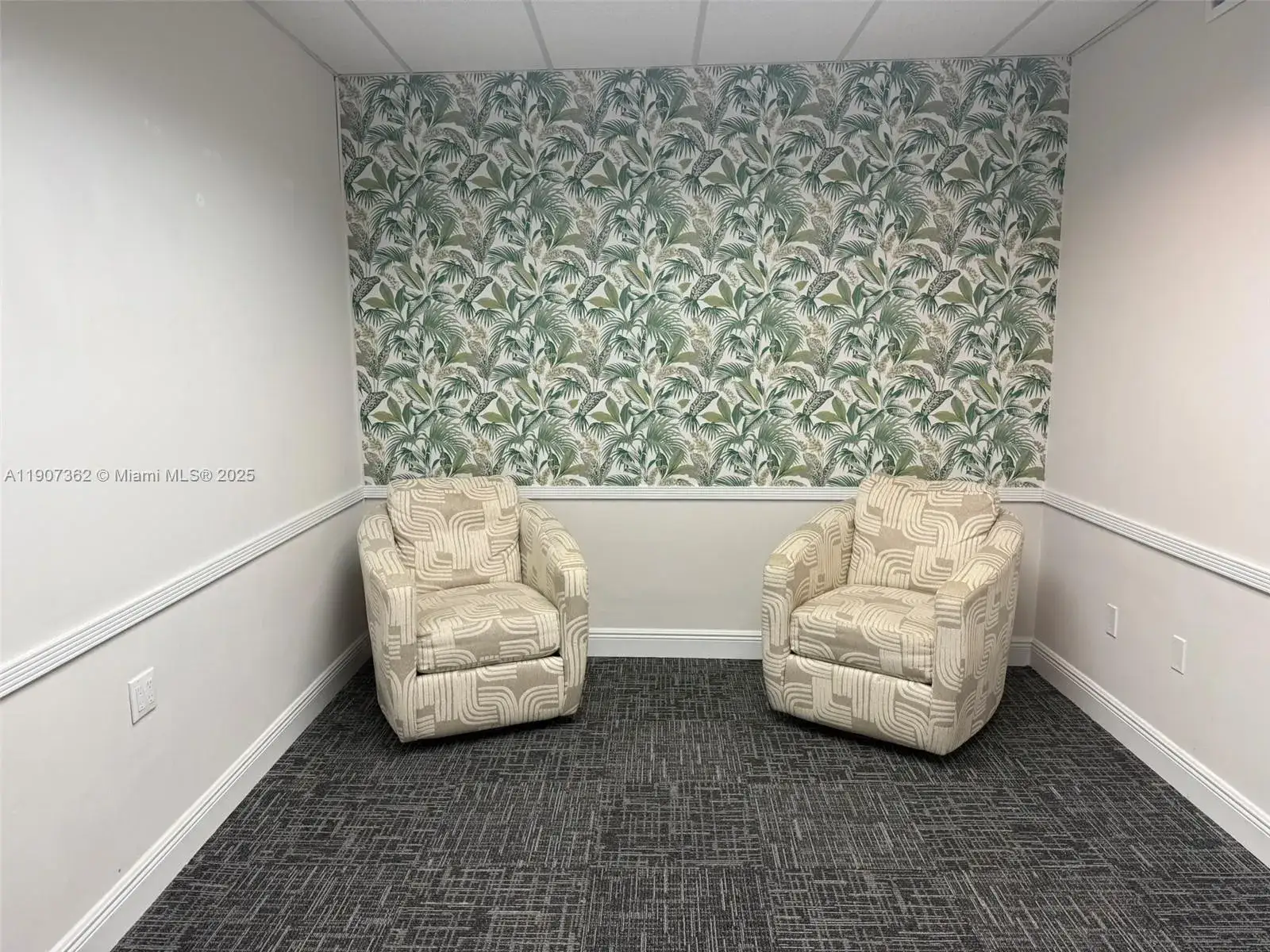 Commercial Sale for sale at 220 Miracle Mile # B206, Coral Gables FL 33134