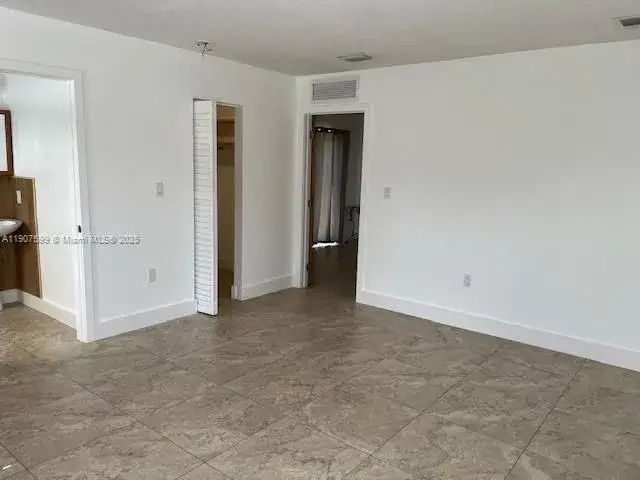 1 bedroom 1 bath Residential Lease for rent at 15730 SW 103rd Ave # 0, Miami FL 33157