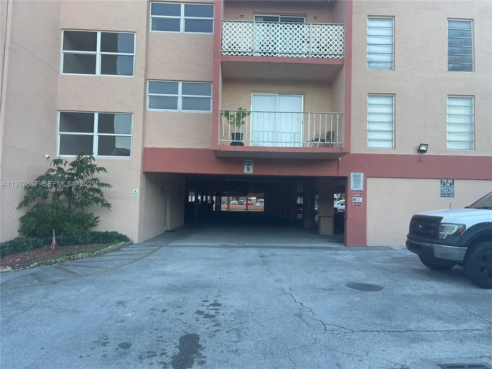 2 bedroom 2 bath Residential Lease for rent at 6190 W 19th Ave # 303, Hialeah FL 33012