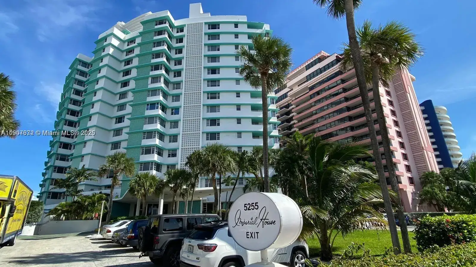 2 bedroom 2 bath Residential Lease for rent at 5255 Collins Ave # 7B, Miami Beach FL 33140