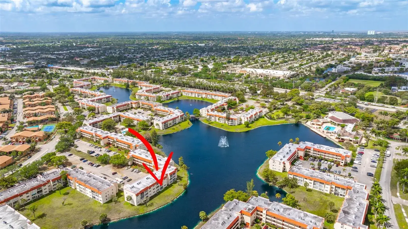 2 bedroom 2 bath Residential for sale at 2931 E Sunrise Lakes Dr # 109, Sunrise FL 33322