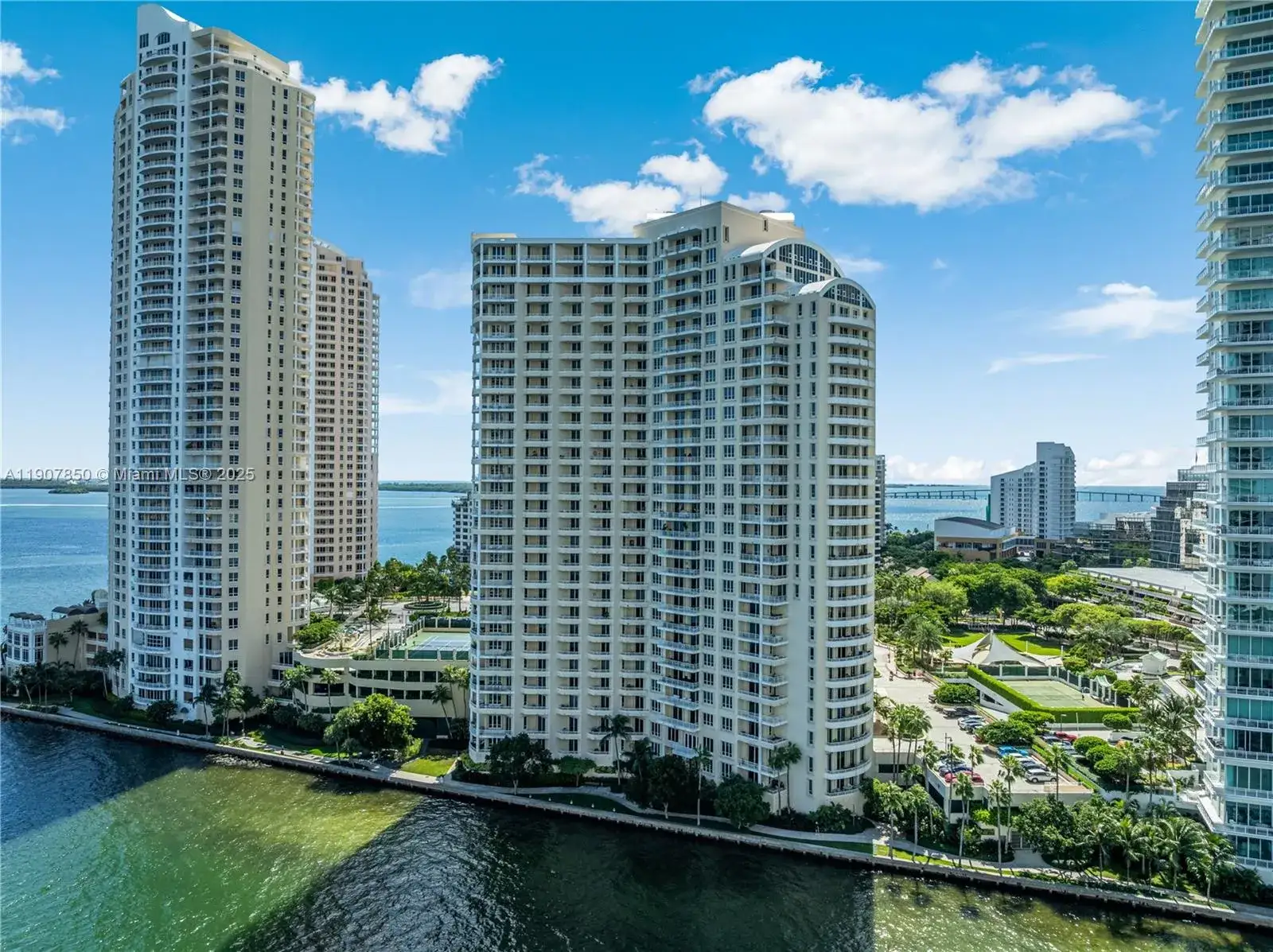 2 bedroom 2 bath Residential for sale at 888 Brickell Key Dr # 2610, Miami FL 33131