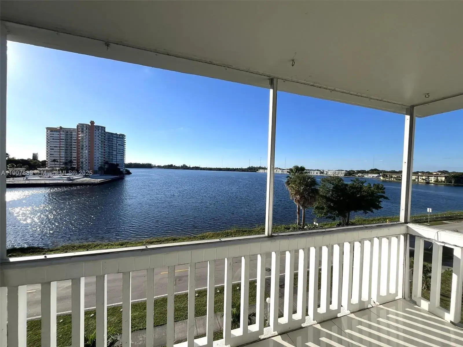 2 bedroom 1 bath Residential Lease for rent at 18601 NE 14th Ave # 409, Miami FL 33179