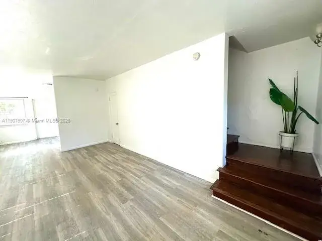 2 bedroom 2 bath Residential Lease for rent at 821 W 39th St # 1, Miami Beach FL 33140