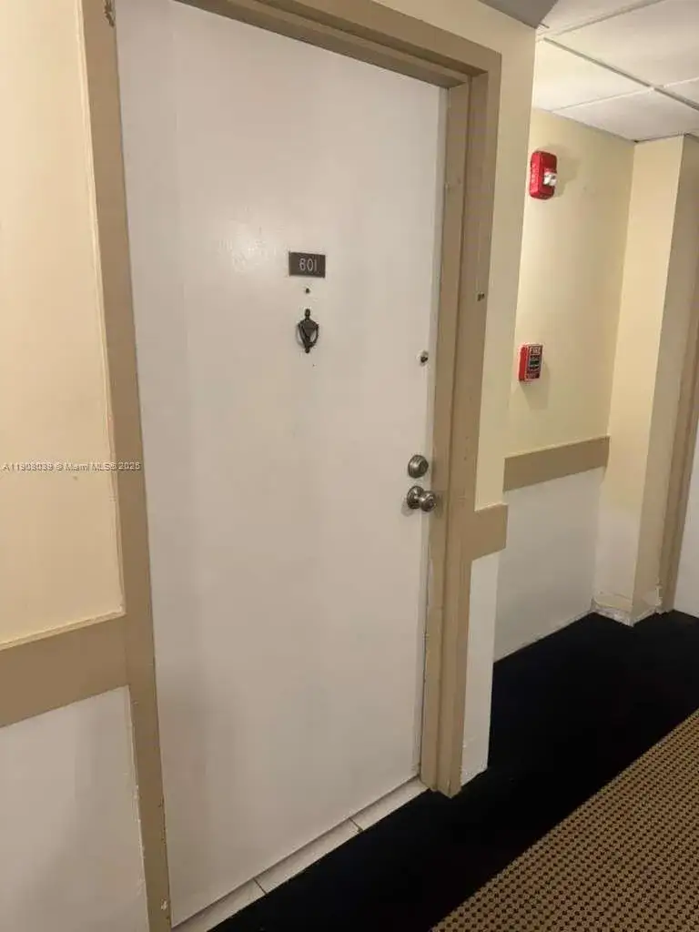 2 bedroom 2 bath Residential for sale at 4164 Inverrary Dr # 601, Lauderhill FL 33319