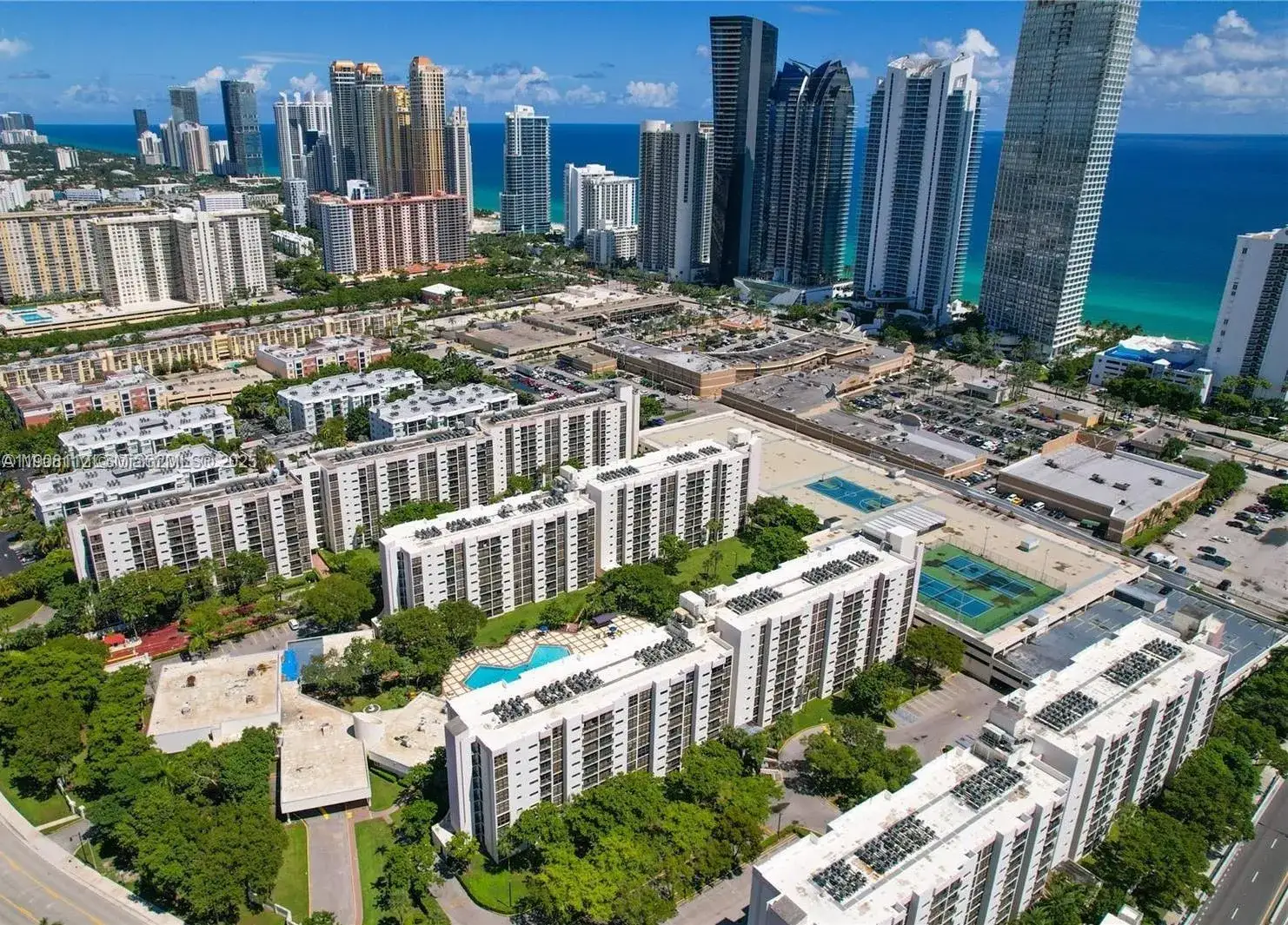 1 bedroom 1 bath Residential for sale at 16909 N Bay Rd # 103, Sunny Isles Beach FL 33160