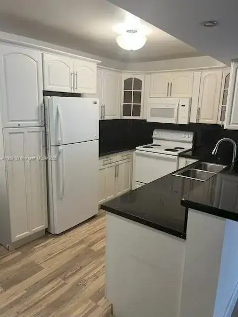 2 bedroom 2 bath Residential Lease for rent at 5530 NW 61st St # 304, Coconut Creek FL 33073