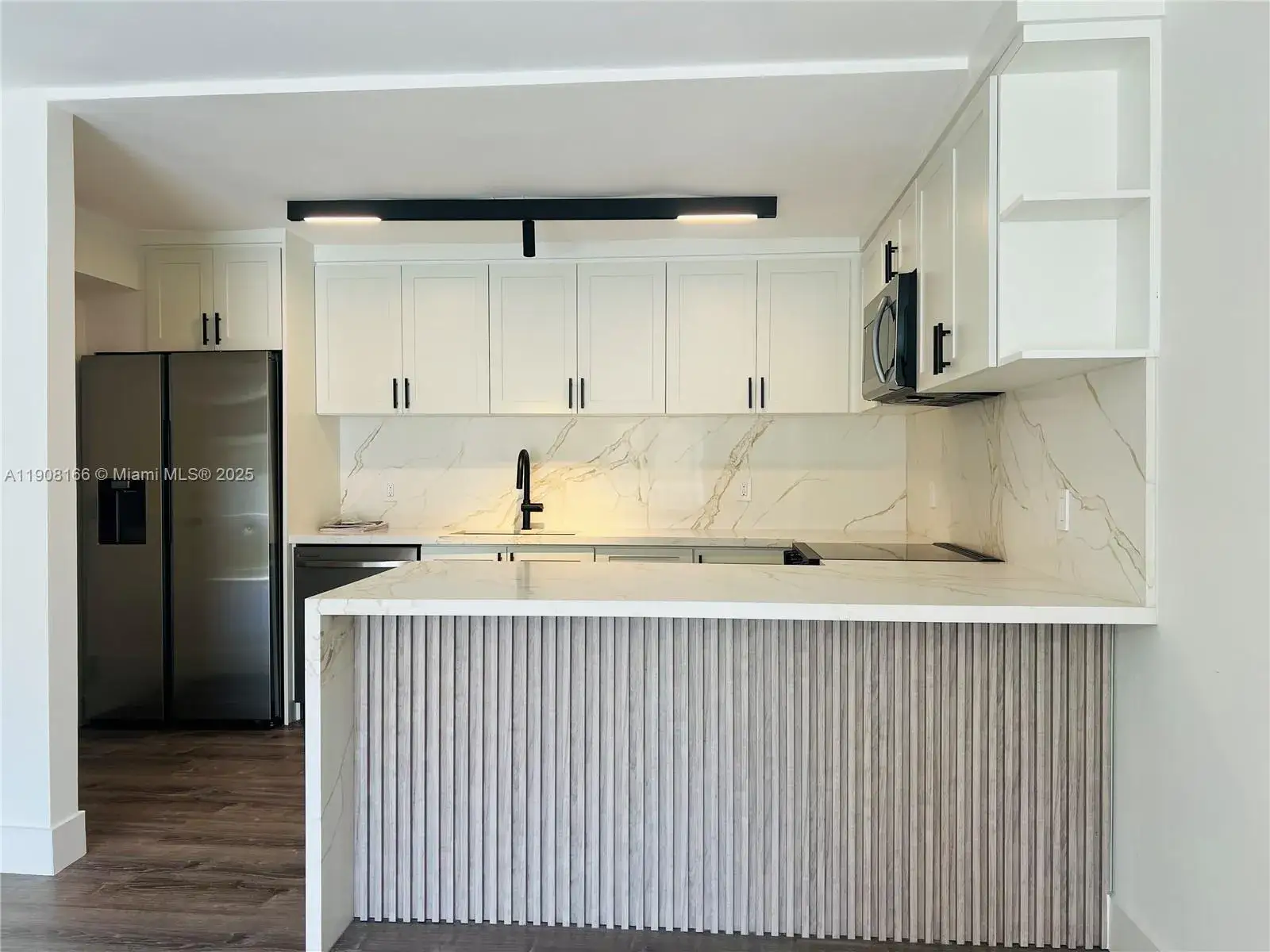 3 bedroom 2 bath Residential Lease for rent at 201 Jefferson Ave # 4C, Miami Beach FL 33139