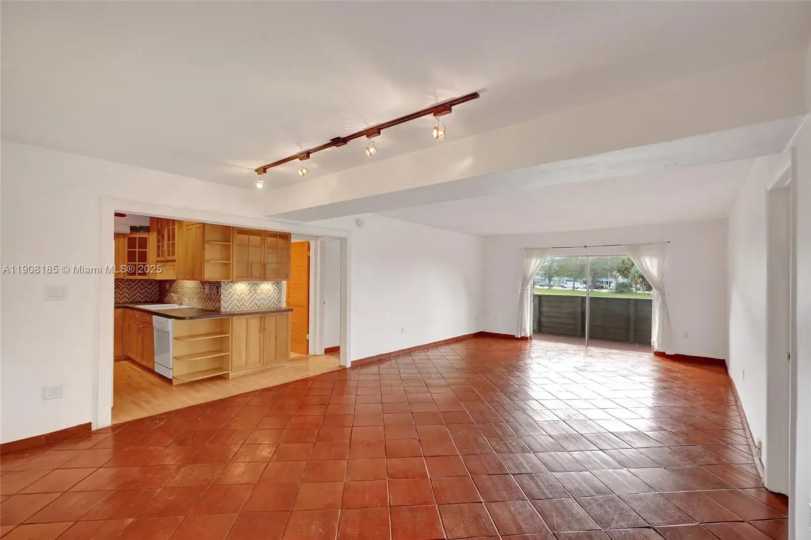 2 bedroom 2 bath Residential for sale at 8335 SW 72nd Ave # 205D, Miami FL 33143