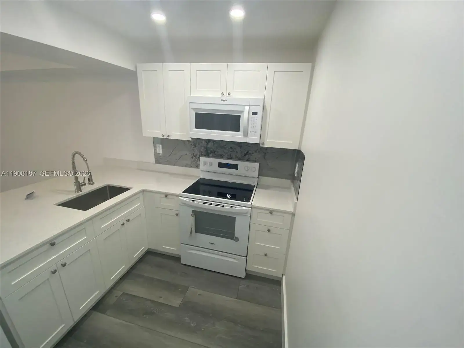 2 bedroom 2 bath Residential for sale at 11800 SW 18th St # 4, Miami FL 33175