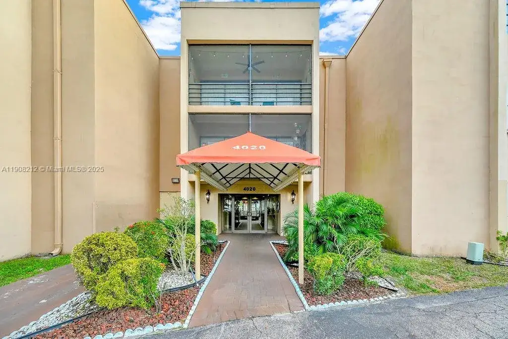 2 bedroom 2 bath Residential for sale at 4020 N Hills Dr # 2, Hollywood FL 33021
