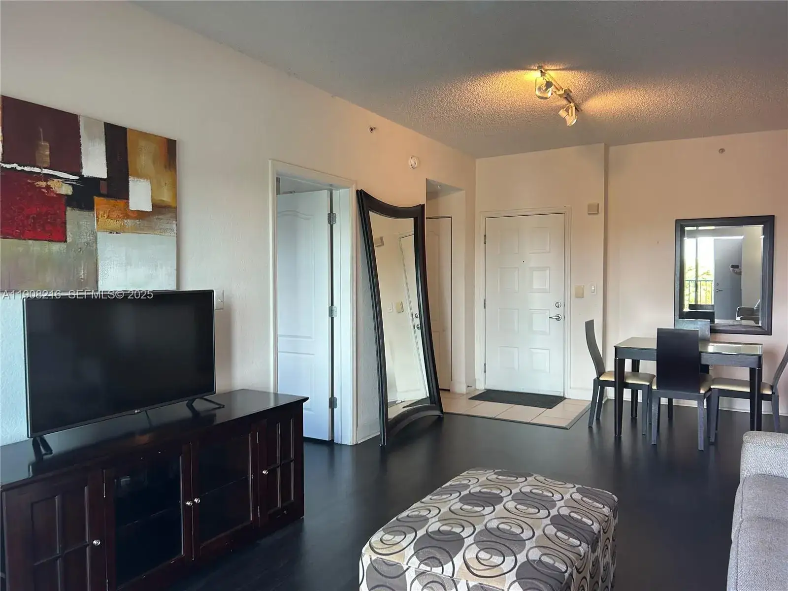 3 bedroom 2 bath Residential Lease for rent at 6001 SW 70th St # 551, South Miami FL 33143