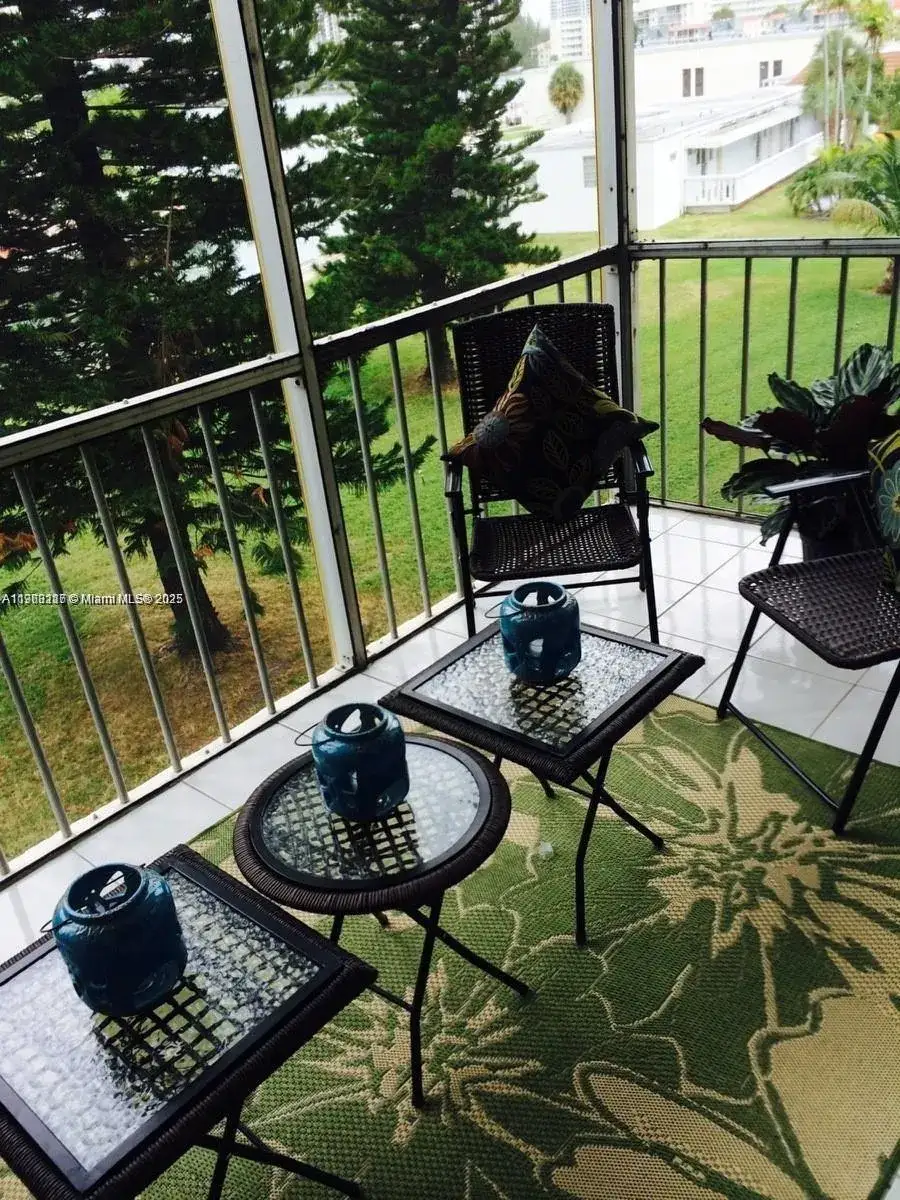 1 bedroom 1 bath Residential Lease for rent at 2905 Point East Dr # L312, Aventura FL 33160
