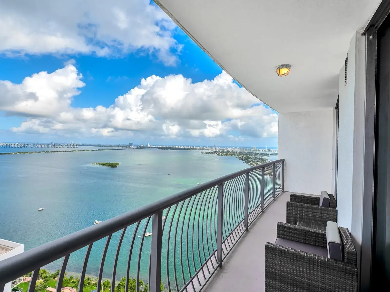 1 bedroom 1 bath Residential for sale at 1750 N Bayshore Dr # 4503, Miami FL 33132