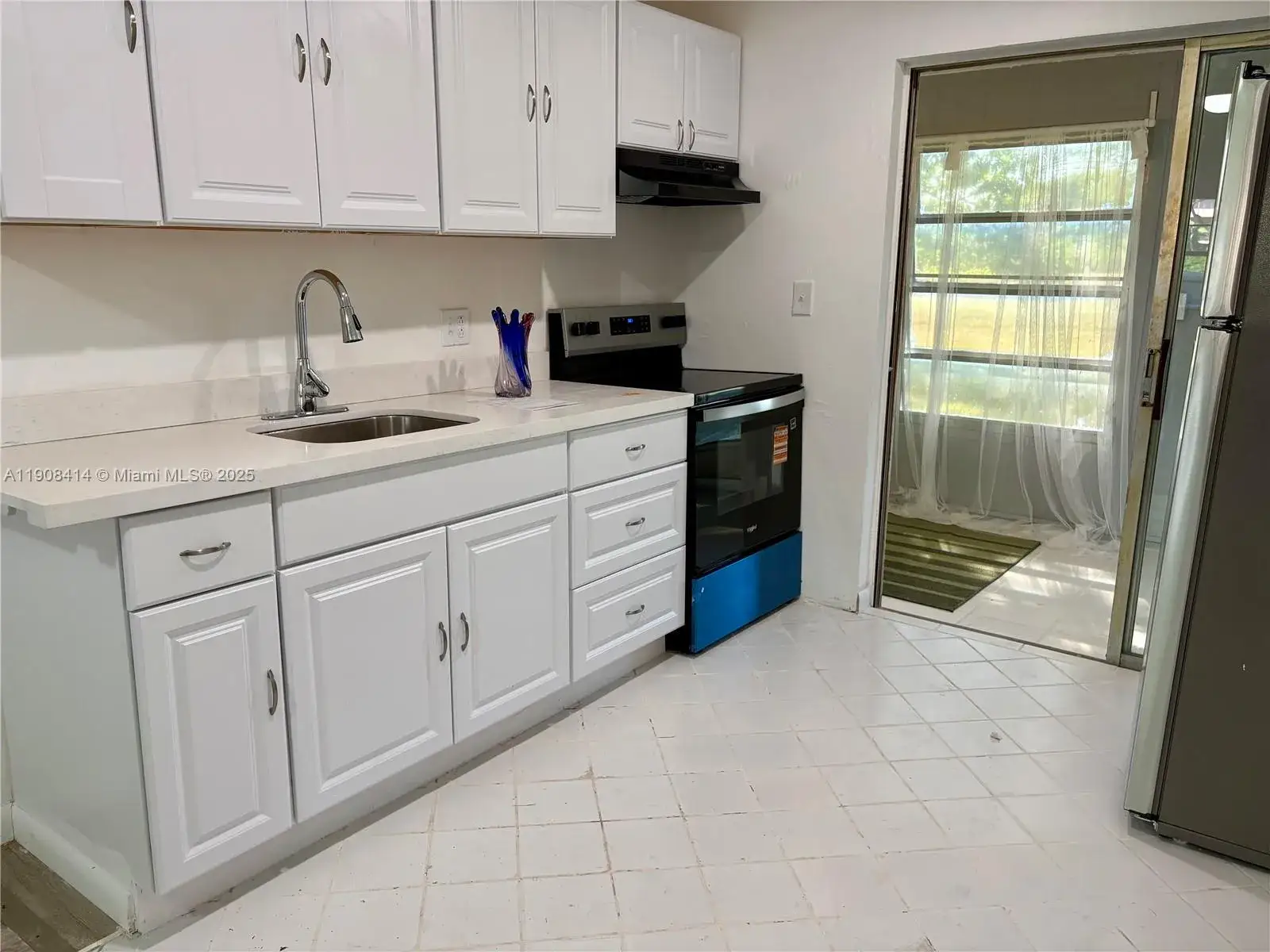 2 bedroom 1 bath Residential for sale at 7310 NW 1st St # 105, Margate FL 33063