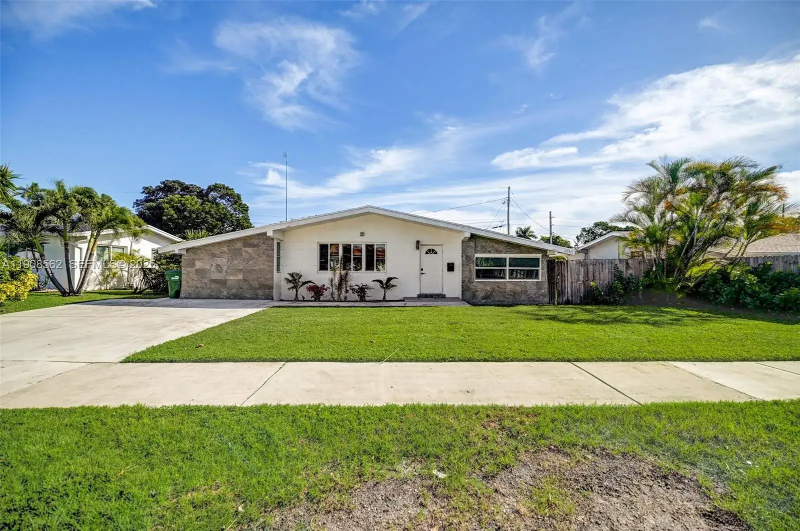 4 bedroom 3 bath Residential for sale at 20941 NE 25th Ct, Miami FL 33180