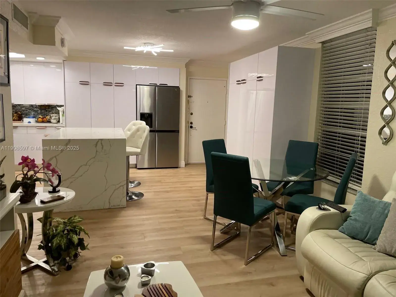 2 bedroom 1 bath Residential for sale at 110 Fontainebleau Blvd # 302, Miami FL 33172