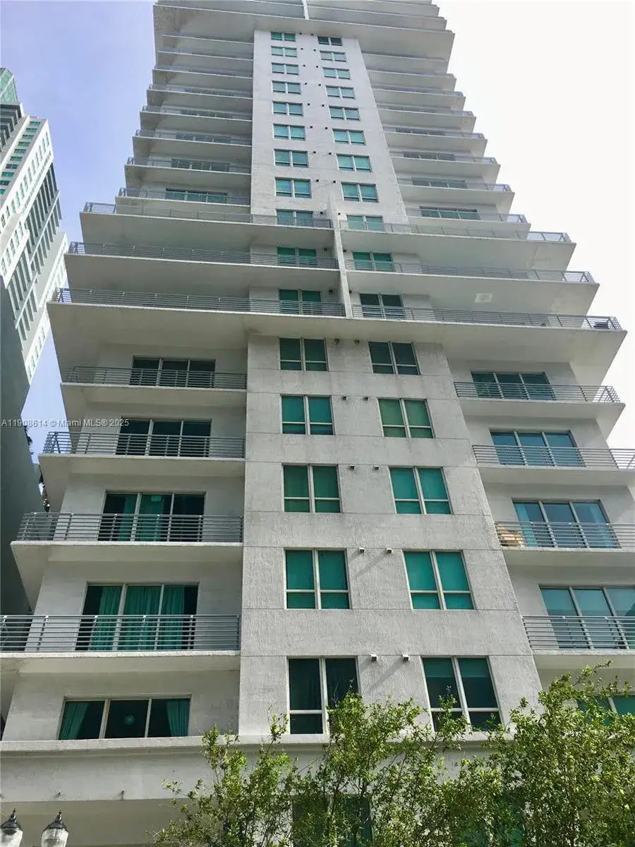 1 bedroom 1 bath Residential for sale at 234 NE 3rd St # 204, Miami FL 33132