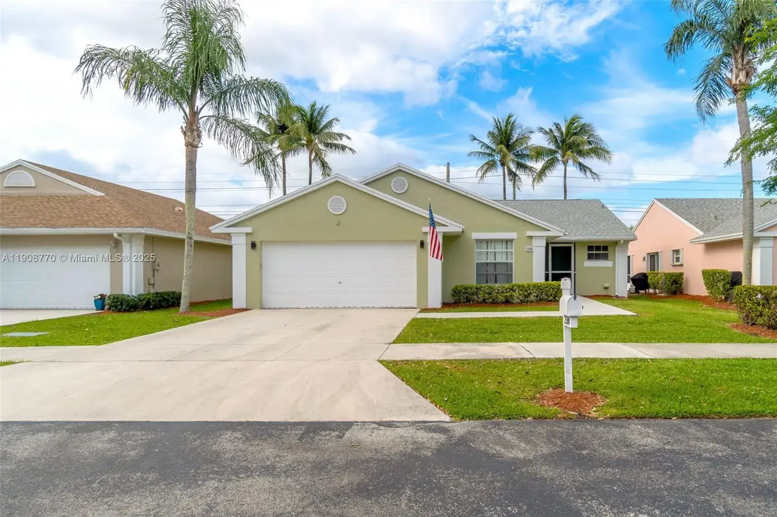 2 bedroom 2 bath Residential for sale at 2590 SE 7th Pl, Homestead FL 33033