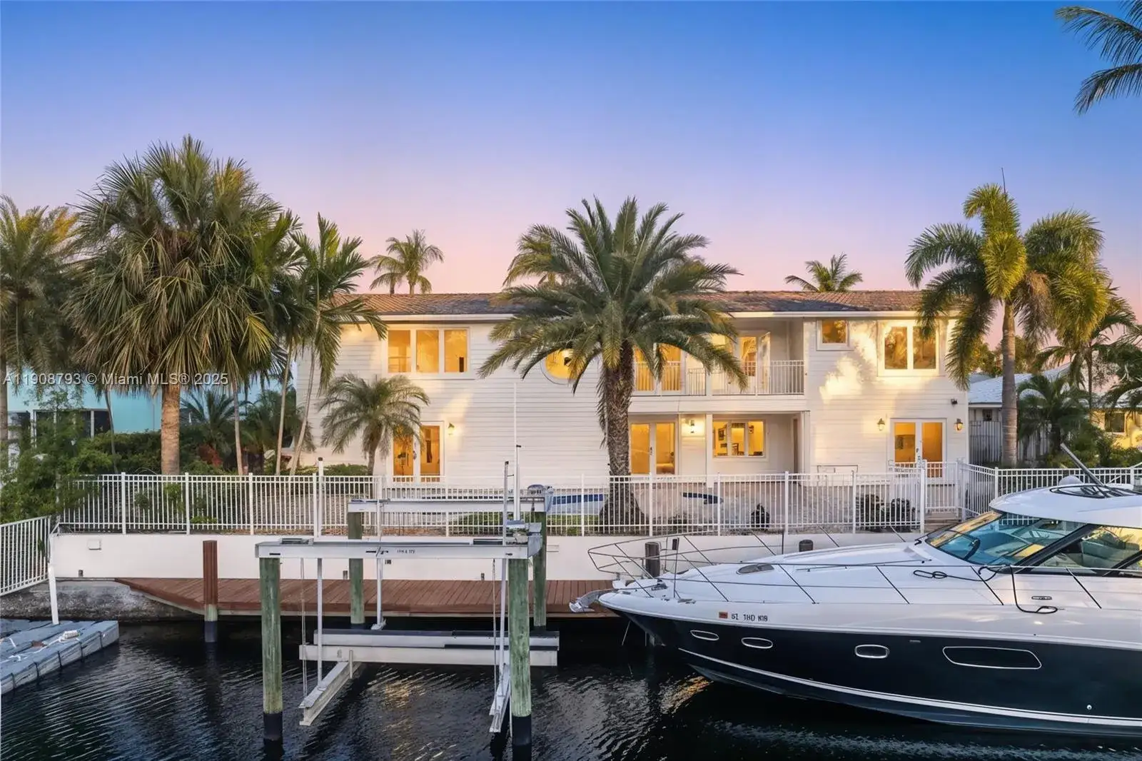 5 bedroom 4 bath Residential for sale at 4011 NE 26th Ave, Lighthouse Point FL 33064