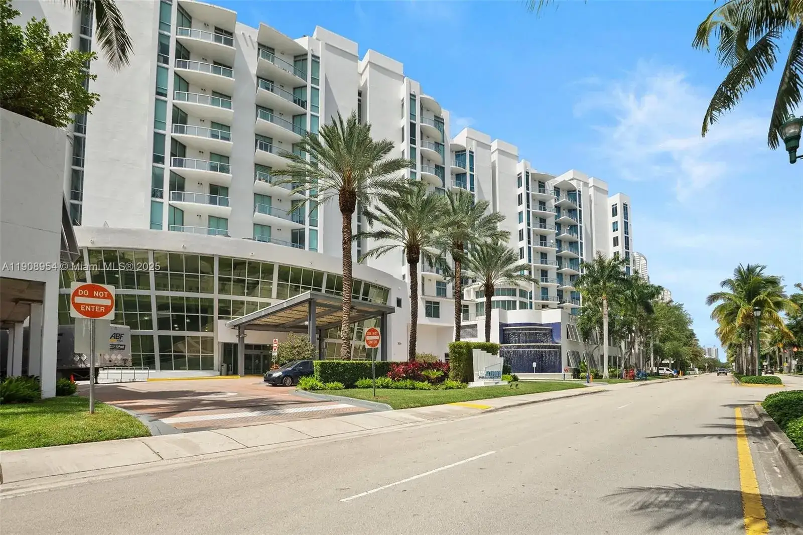 3 bedroom 2 bath Residential for sale at 3029 NE 188th St # 821, Aventura FL 33180