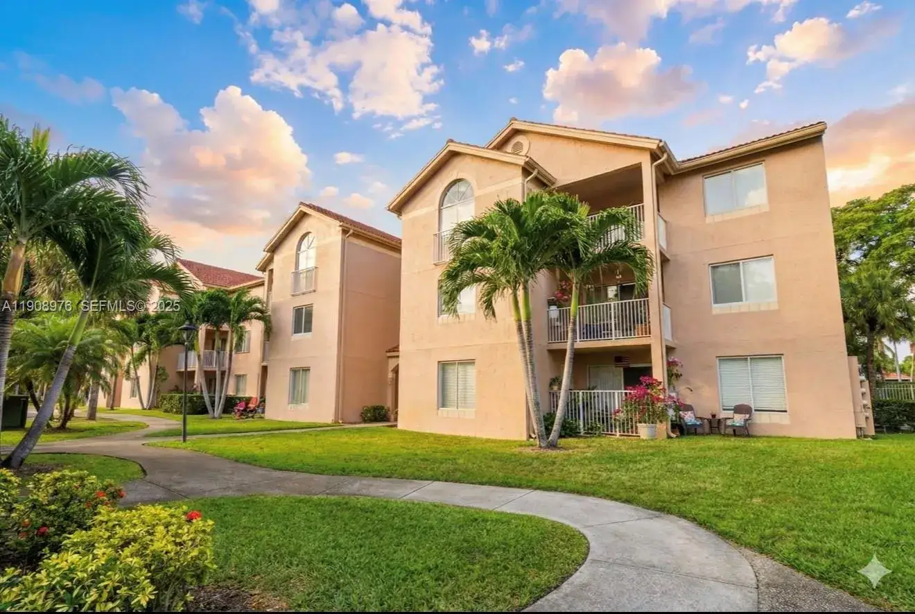 2 bedroom 2 bath Residential for sale at 10421 SW 157th Pl # 206, Miami FL 33196