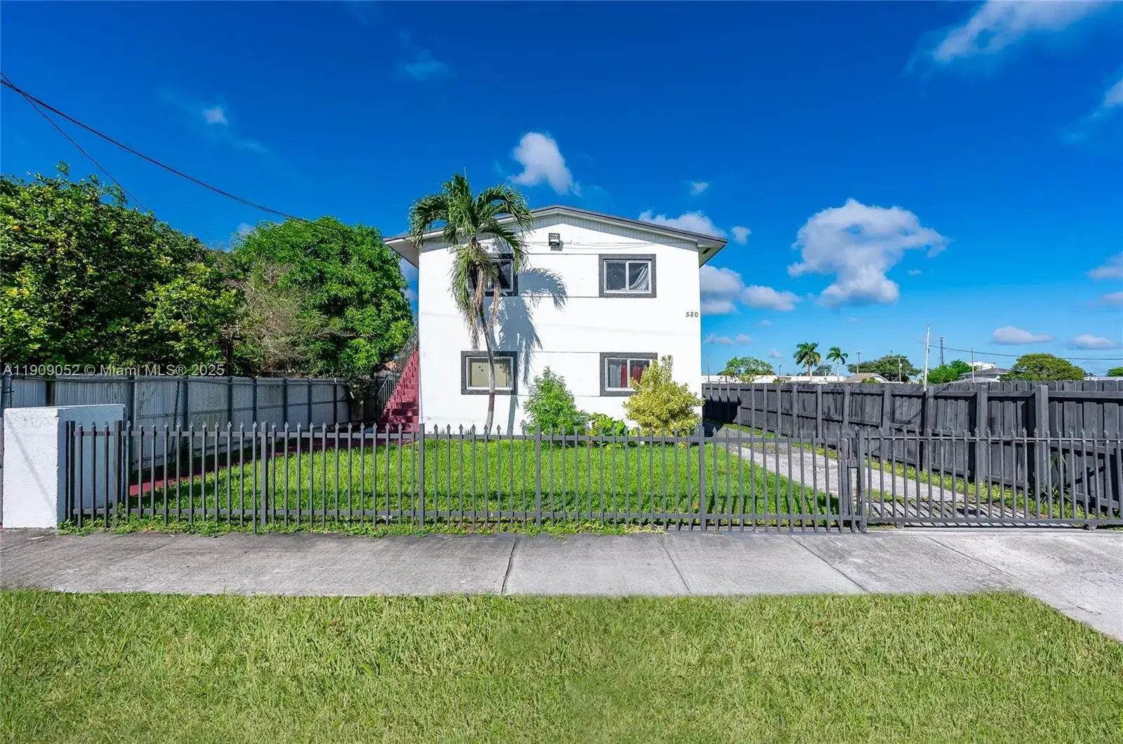 Residential Income for sale at 520 SW Krome Ter, Homestead FL 33030