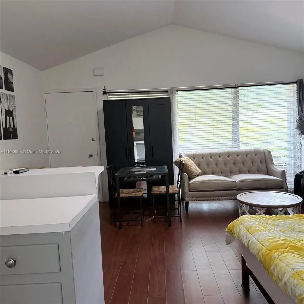 1 bedroom 1 bath Residential Lease for rent at 2633 NE 32nd St # 2, Fort Lauderdale FL 33306